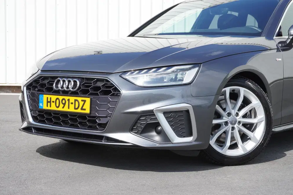 Audi A4 35 TFSI Launch edition Sport uit 2020, foto 10