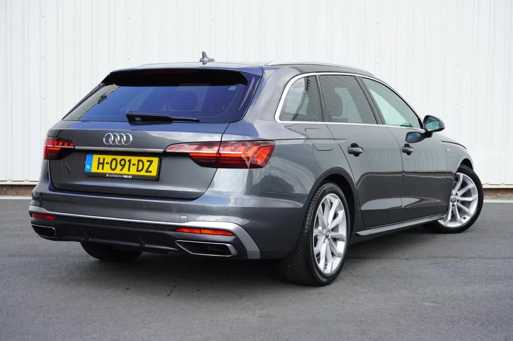 Audi A4 35 TFSI Launch edition Sport uit 2020, foto 4