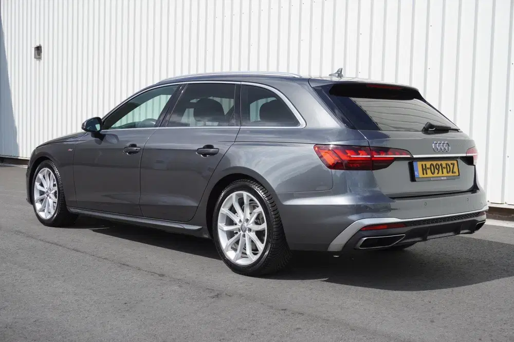 Audi A4 35 TFSI Launch edition Sport uit 2020, foto 6