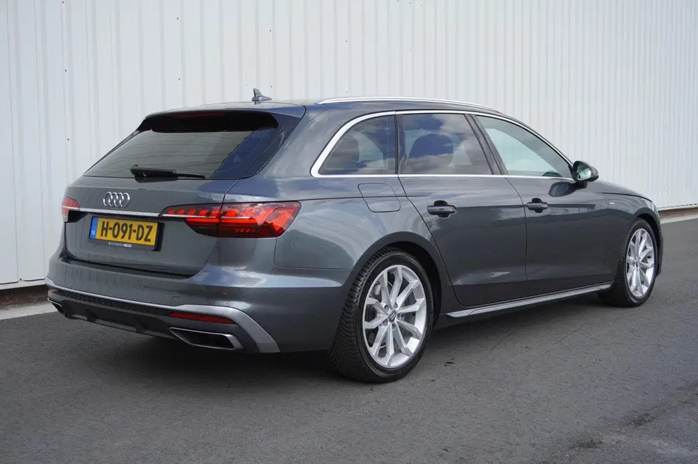 Audi A4 35 TFSI Launch edition Sport uit 2020, foto 8