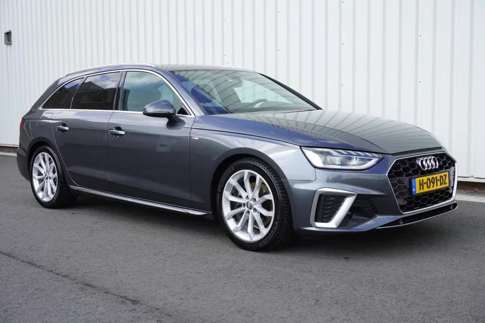 Audi A4 35 TFSI Launch edition Sport uit 2020, foto 9