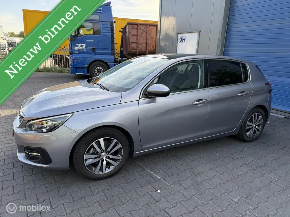 Peugeot 308 1.2 Allure PureTech uit 2019, foto 10