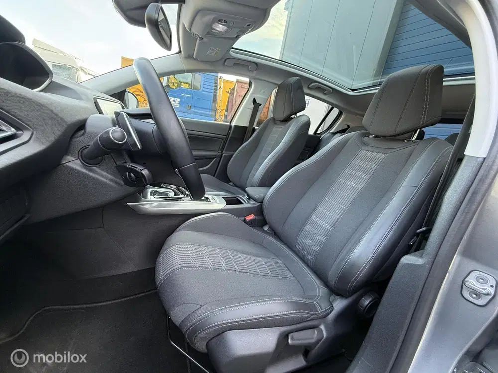 Peugeot 308 1.2 Allure PureTech uit 2019, foto 11