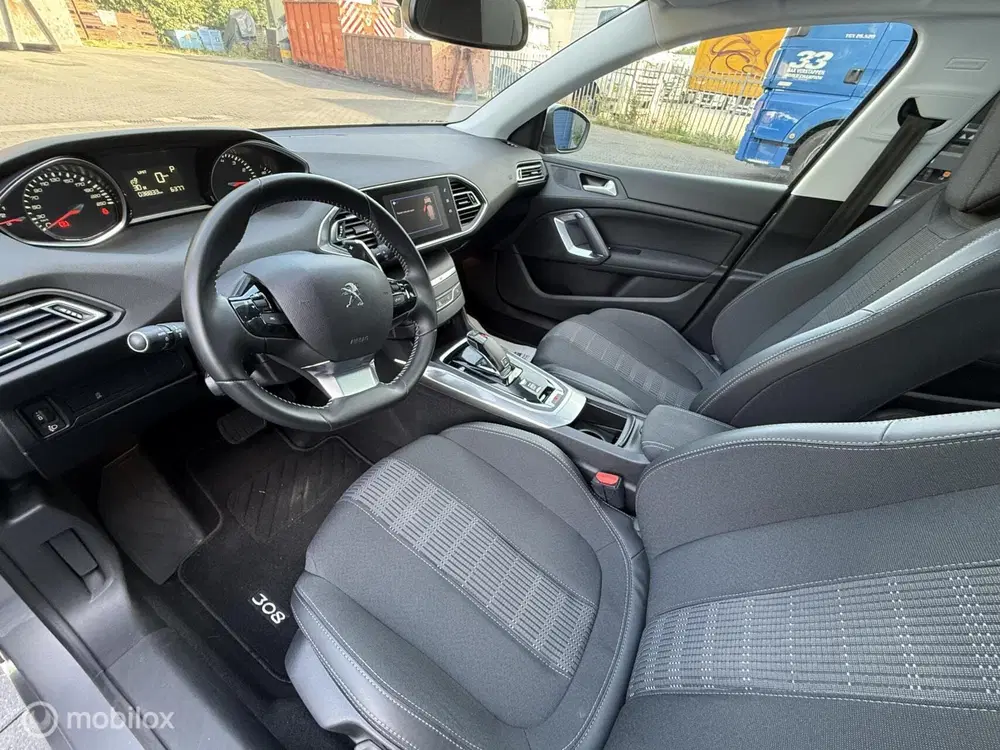 Peugeot 308 1.2 Allure PureTech uit 2019, foto 13
