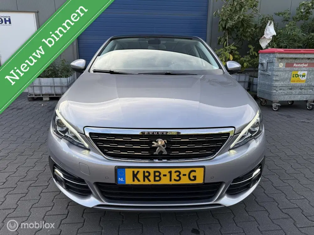 Peugeot 308 1.2 Allure PureTech uit 2019, foto 2