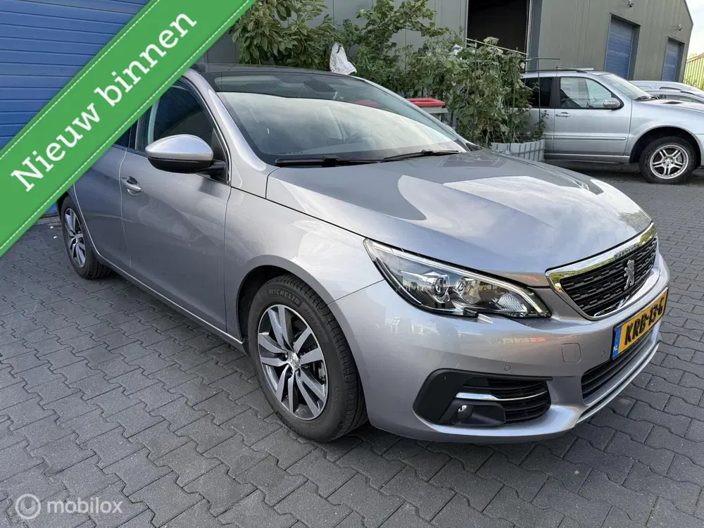 Peugeot 308 1.2 Allure PureTech uit 2019, foto 3
