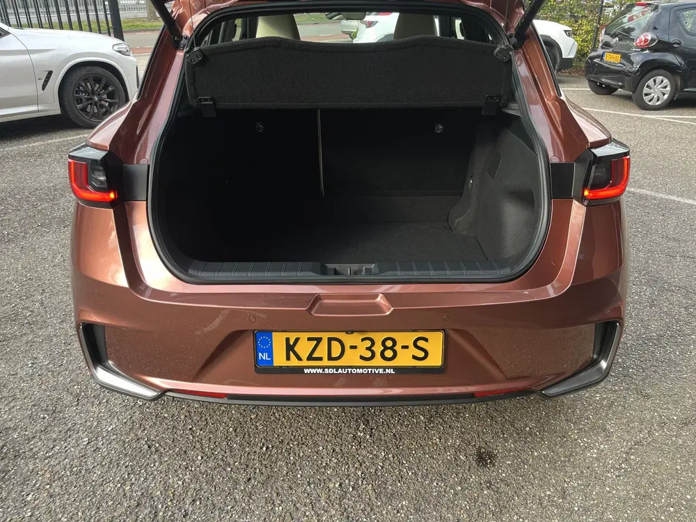 Lexus LBX 1.5 Elegant 2WD uit 2025, foto 15