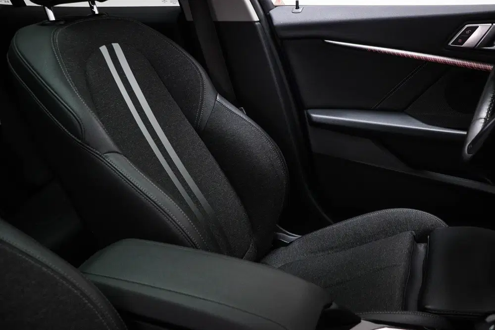 BMW 1-serie 118i Business Edition uit 2021, foto 9