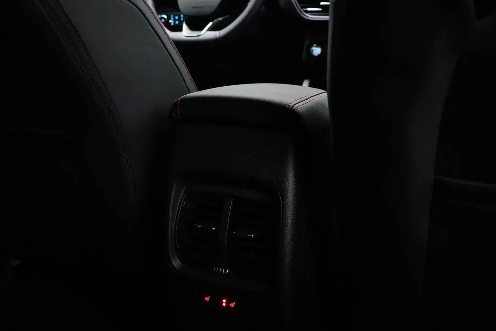 Ford Kuga 2.5 PHEV ST-Line X uit 2026, foto 3