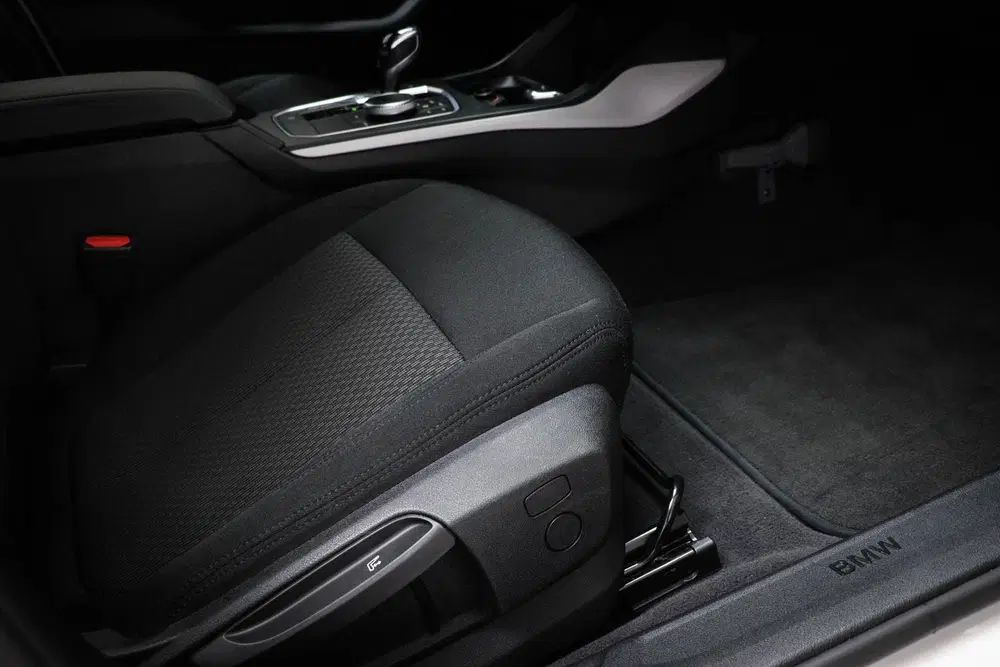 BMW 1-serie 118i Business Edition uit 2021, foto 10