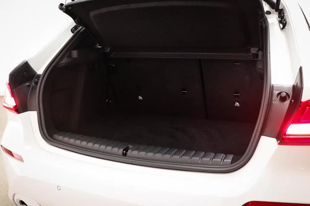 BMW 1-serie 118i Business Edition uit 2021, foto 13