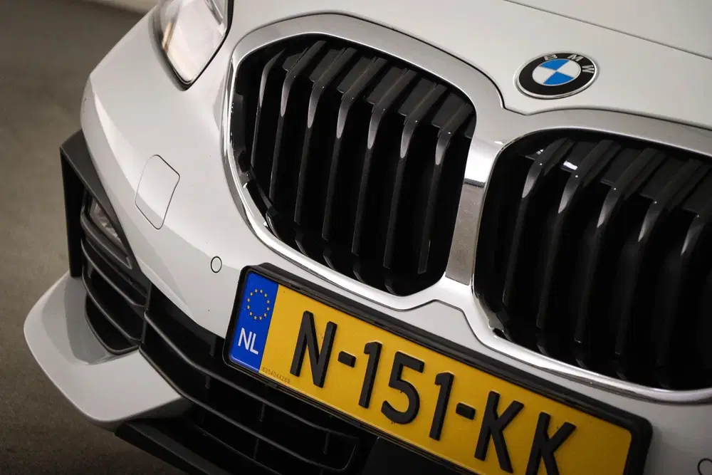 BMW 1-serie 118i Business Edition uit 2021, foto 14