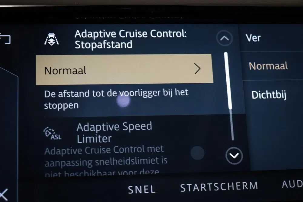 Land Rover Discovery Sport P300e 1.5 R-Dynamic SE uit 2023, foto 11