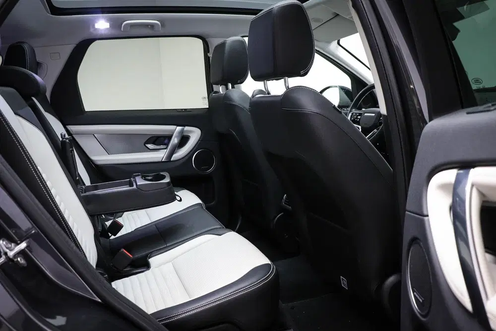 Land Rover Discovery Sport P300e 1.5 R-Dynamic SE uit 2023, foto 5