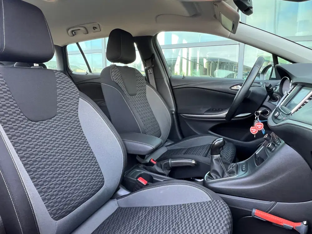 Opel Astra 1.2 Edition uit 2021, foto 10