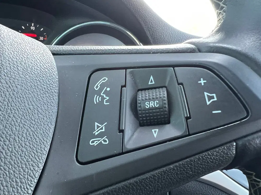 Opel Astra 1.2 Edition uit 2021, foto 14