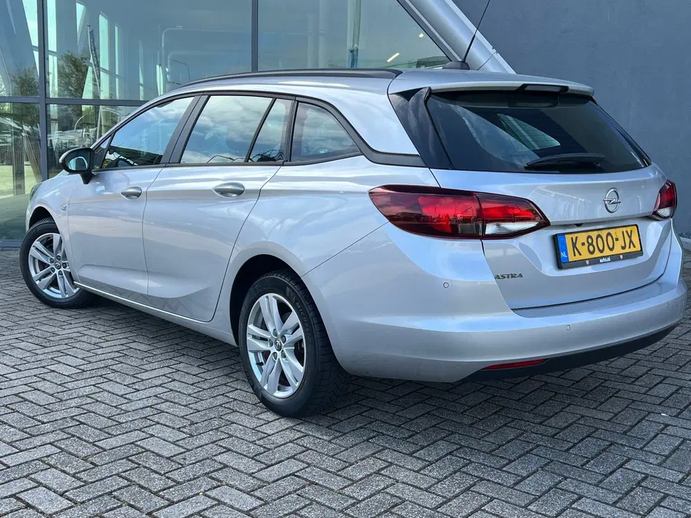 Opel Astra 1.2 Edition uit 2021, foto 5
