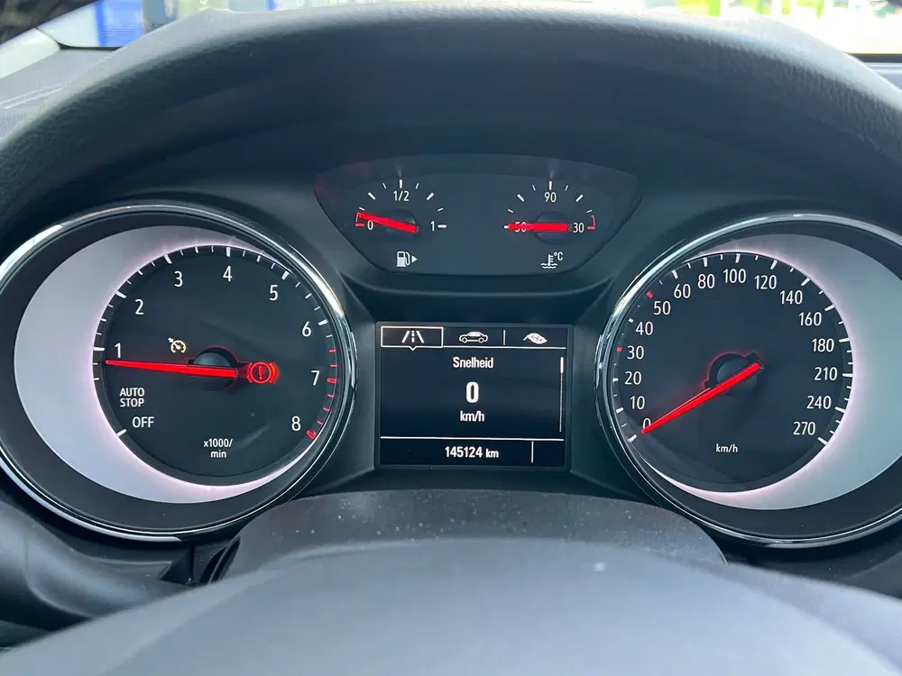 Opel Astra 1.2 Edition uit 2021, foto 8