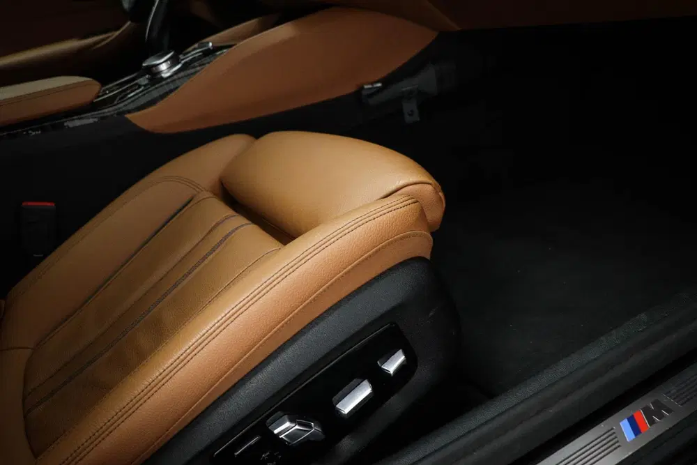 BMW 5-serie 540i xDrive M-Sport uit 2020, foto 13