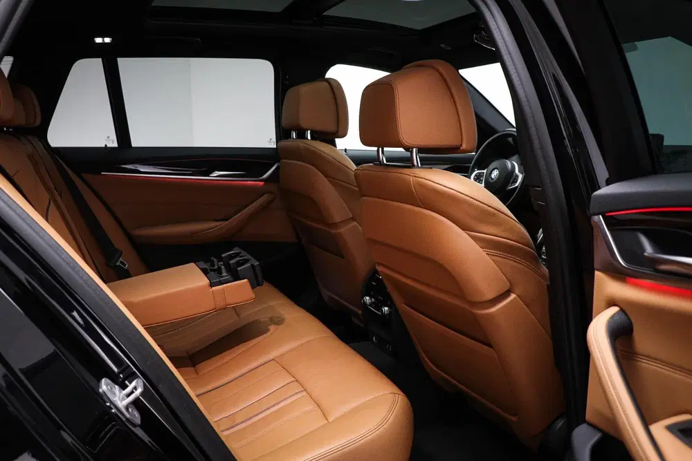 BMW 5-serie 540i xDrive M-Sport uit 2020, foto 14