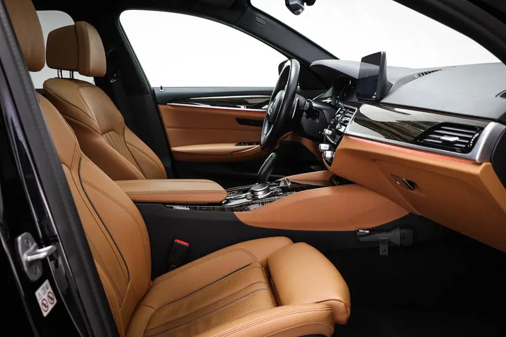 BMW 5-serie 540i xDrive M-Sport uit 2020, foto 3