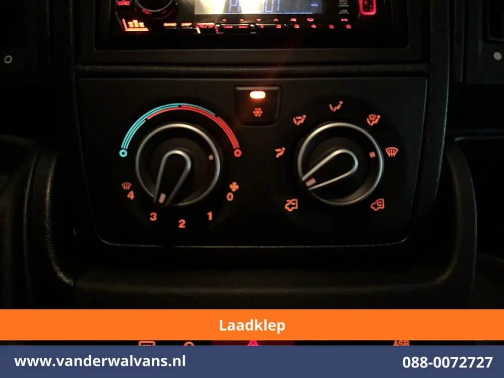 Citroën Jumper 2.2 BlueHDi 141pk Bakwagen 436cm Lang Laad uit 2021, foto 4