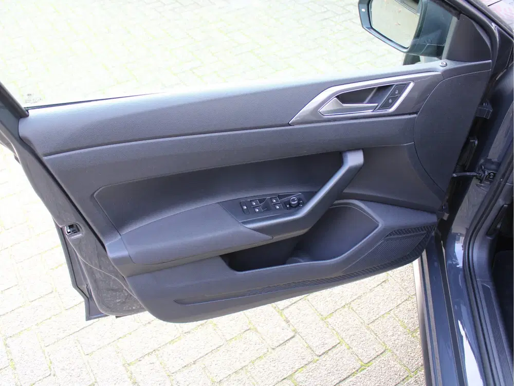 Volkswagen Polo 1.0 TSI Automaat Highline Business R uit 2021, foto 5