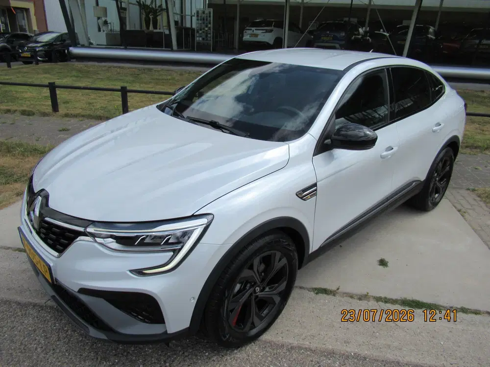 Renault Arkana 1.6 E-Tech Full Hybrid 145 R.S. Line uit 2022, foto 2