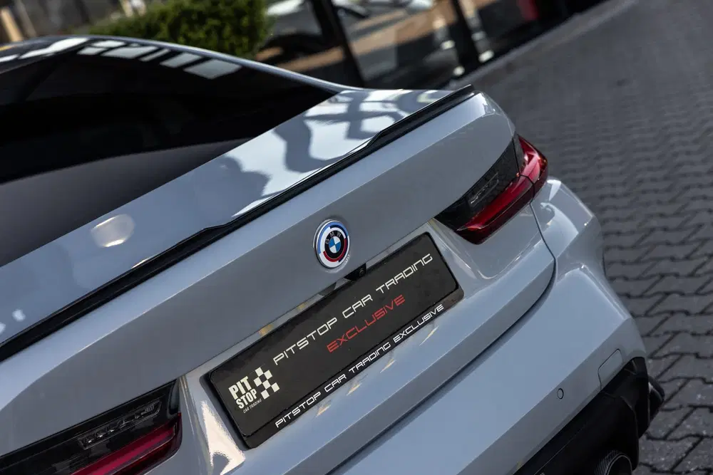 BMW 3-serie M3 Competition uit 2022, foto 7