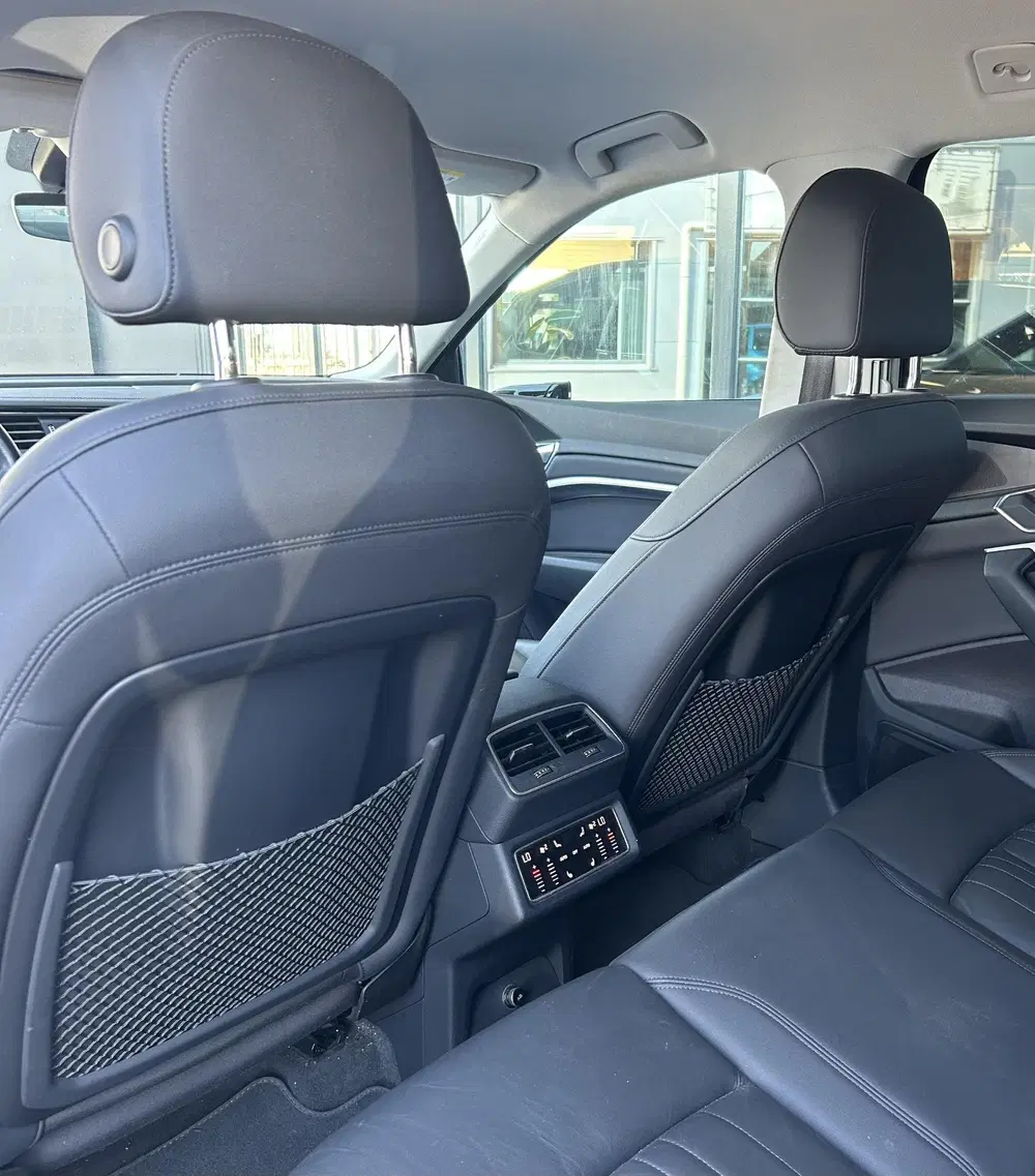 Audi e-tron e-tron 55 quattro 95 kWh 408PK uit 2019, foto 12