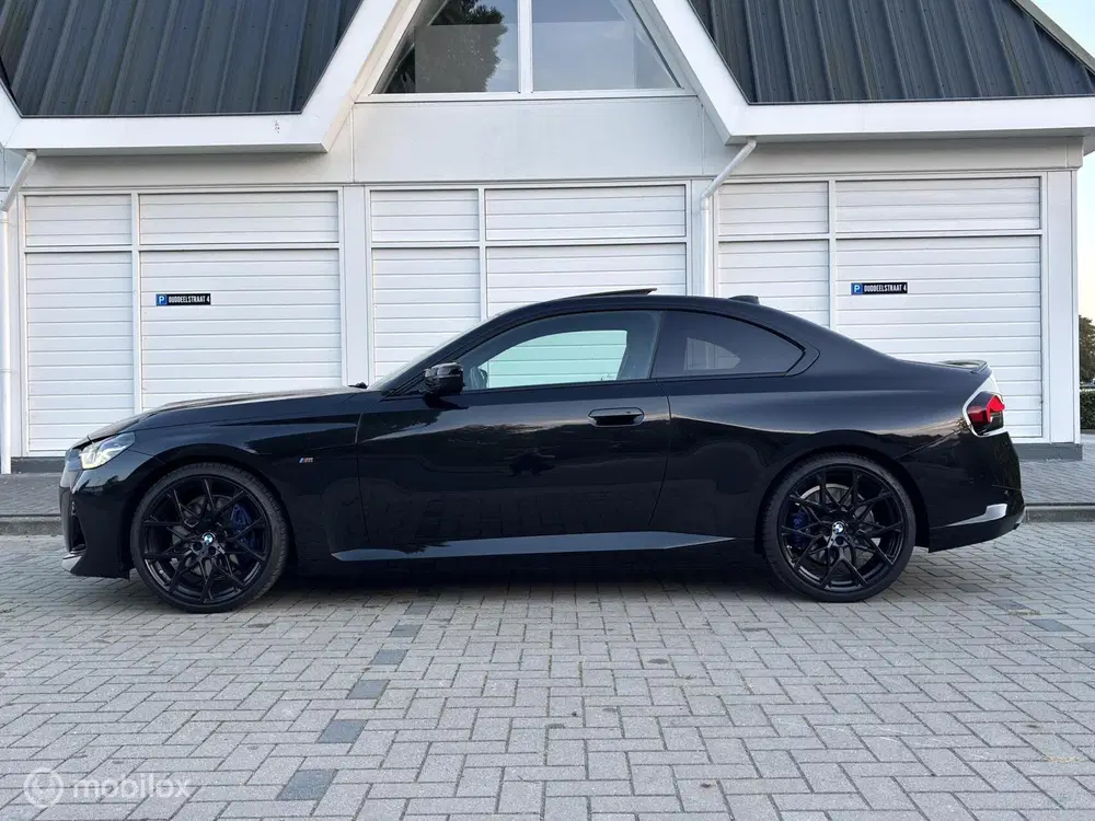 BMW 2-serie 2-serie Coupé M240i xDrive High Executive uit 2022, foto 2