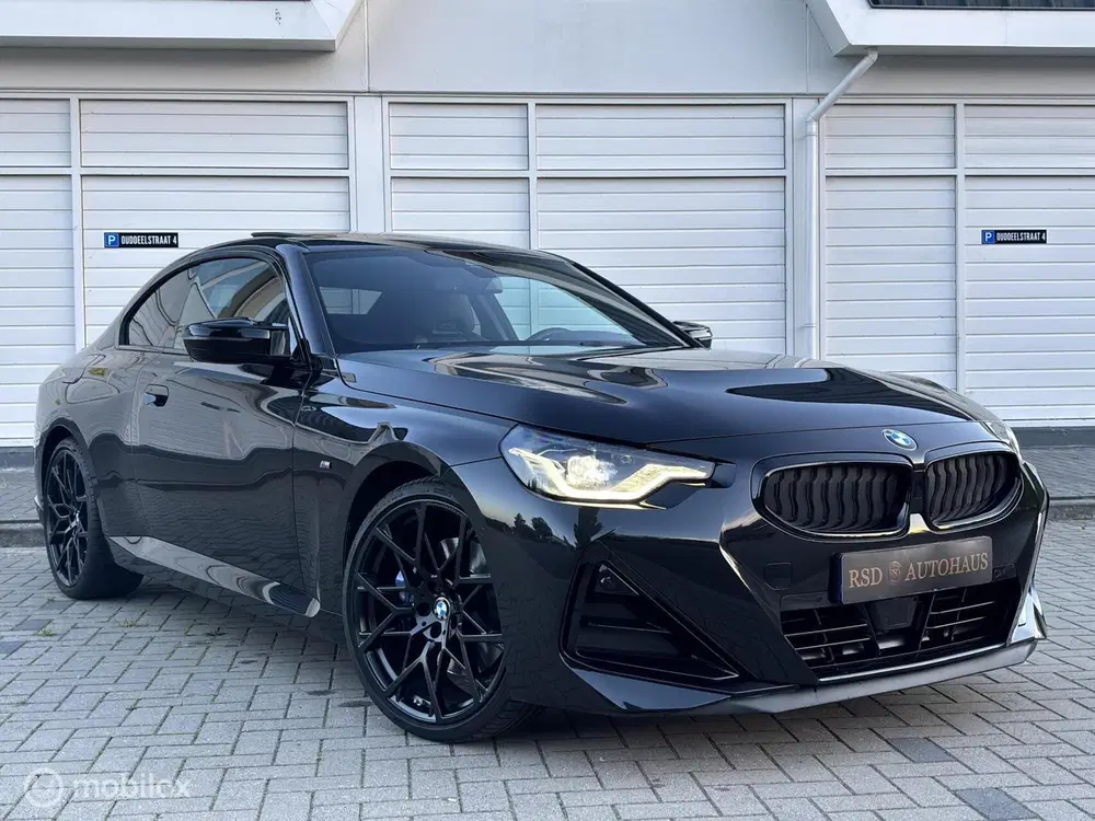 BMW 2-serie 2-serie Coupé M240i xDrive High Executive uit 2022, foto 4