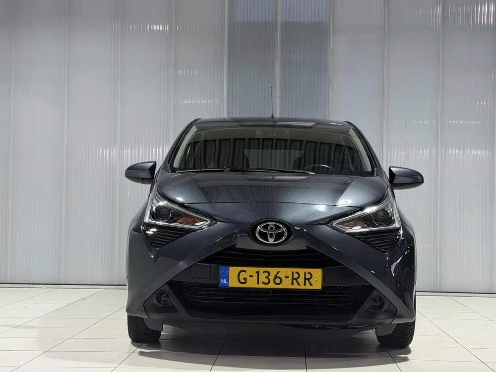 Toyota Aygo 1.0 VVT-i x-play limited Navigatie af fabr uit 2019, foto 3
