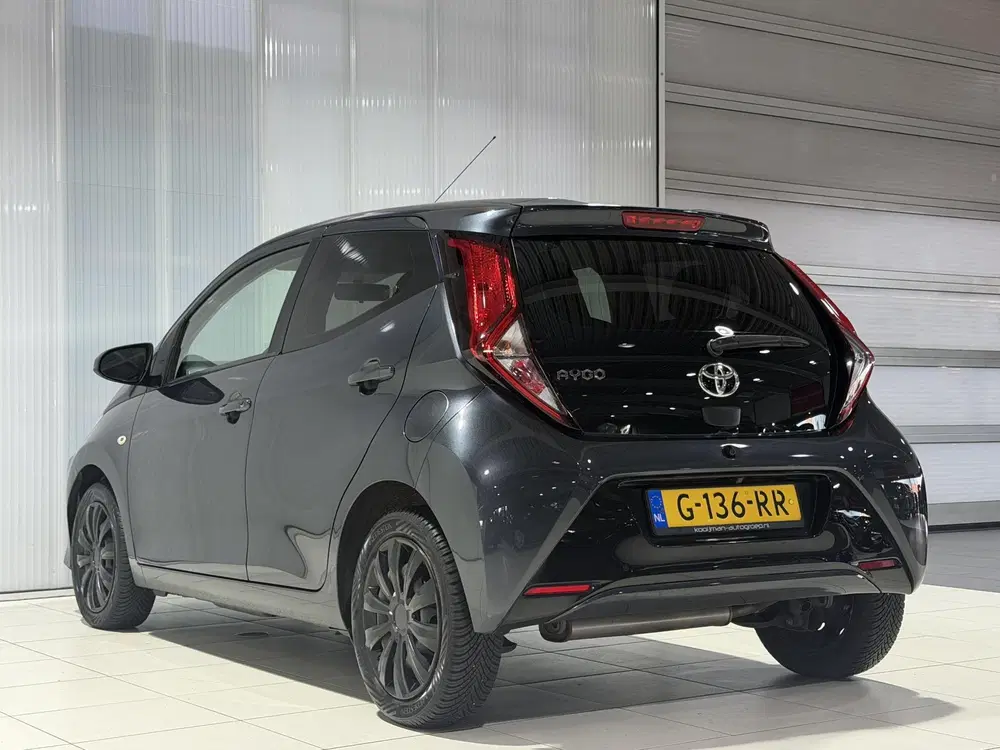Toyota Aygo 1.0 VVT-i x-play limited Navigatie af fabr uit 2019, foto 6