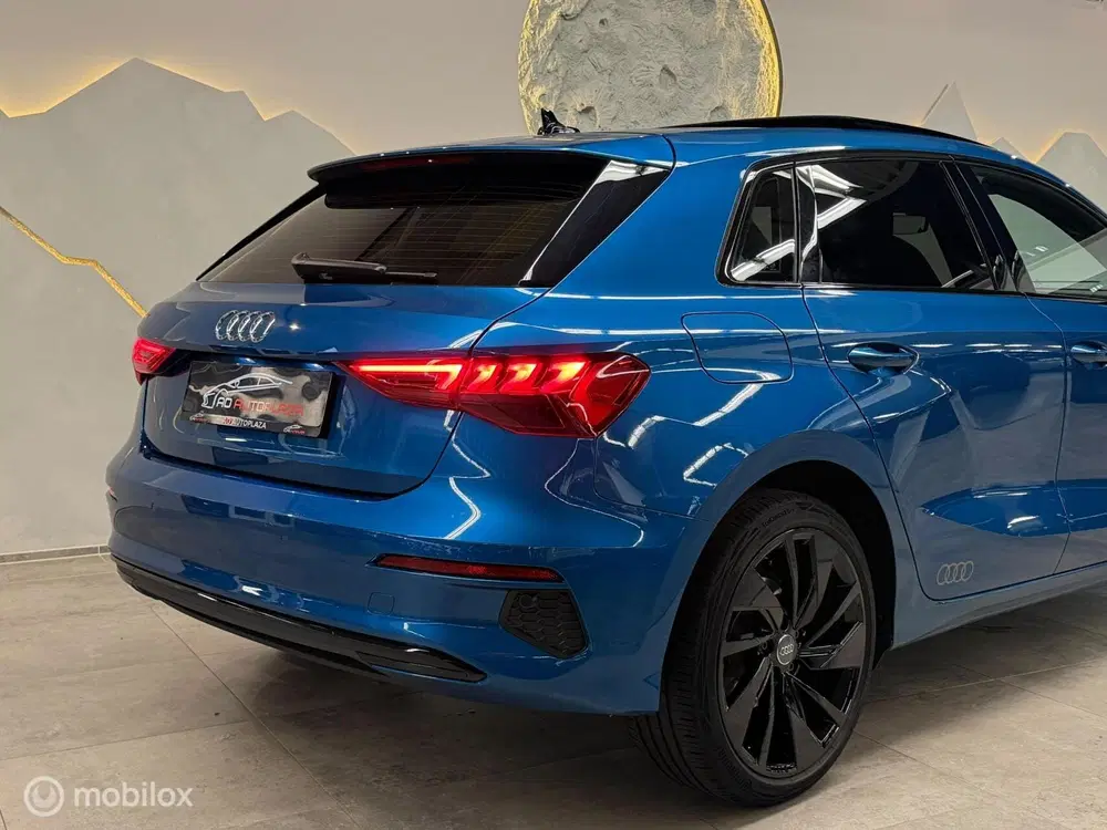 Audi A3 35 TFSI S-line Panorama uit 2020, foto 12