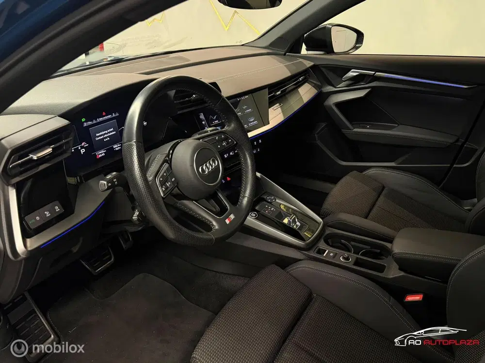 Audi A3 35 TFSI S-line Panorama uit 2020, foto 3