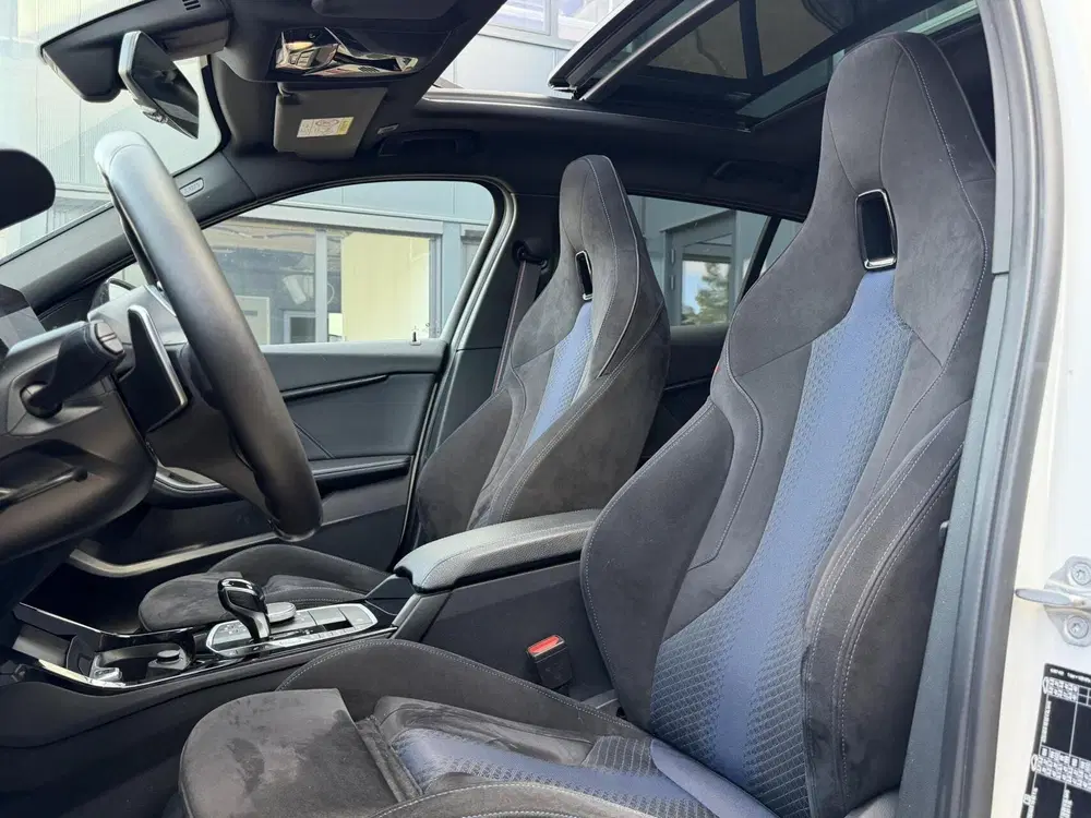 BMW 1-serie M135i xDrive uit 2020, foto 12