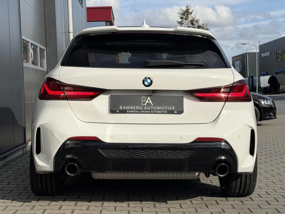 BMW 1-serie M135i xDrive uit 2020, foto 7