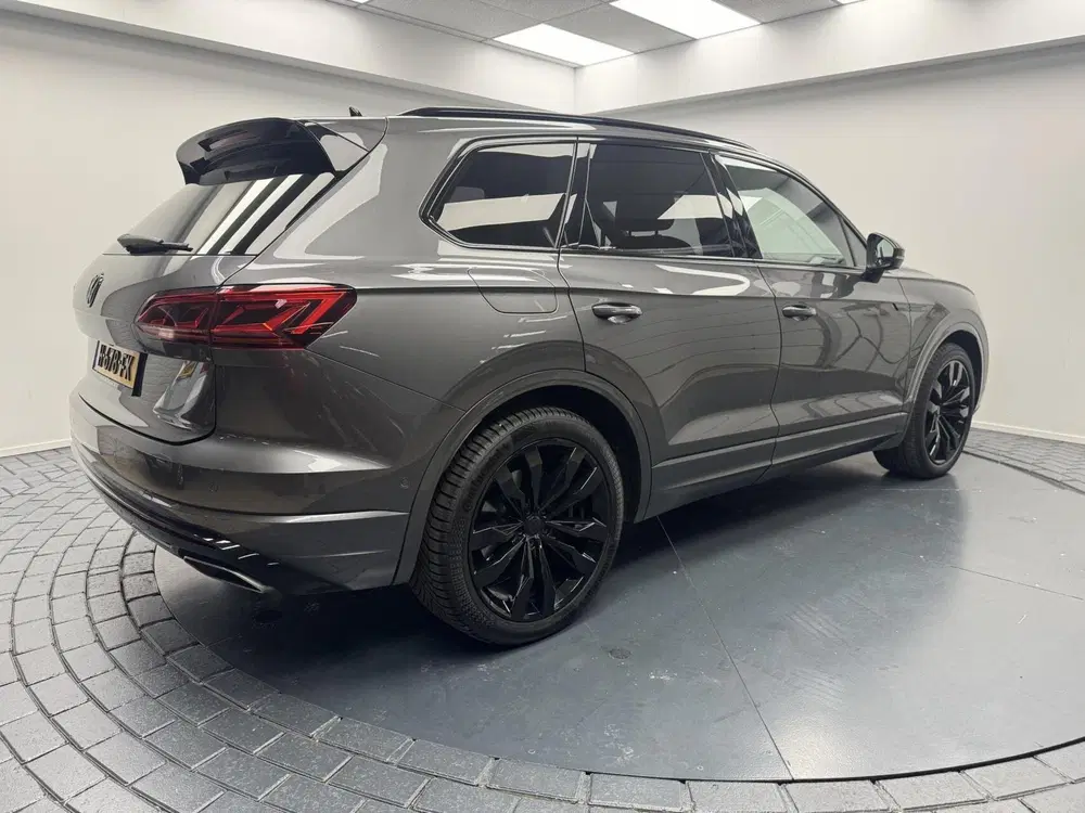 Volkswagen Touareg 3.0 TSi DSG R-Line 4Motion Navigatie-Pano uit 2019, foto 3