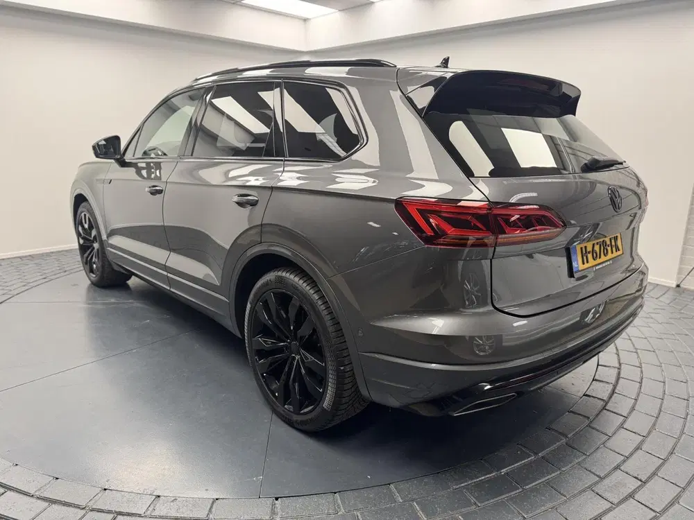 Volkswagen Touareg 3.0 TSi DSG R-Line 4Motion Navigatie-Pano uit 2019, foto 4