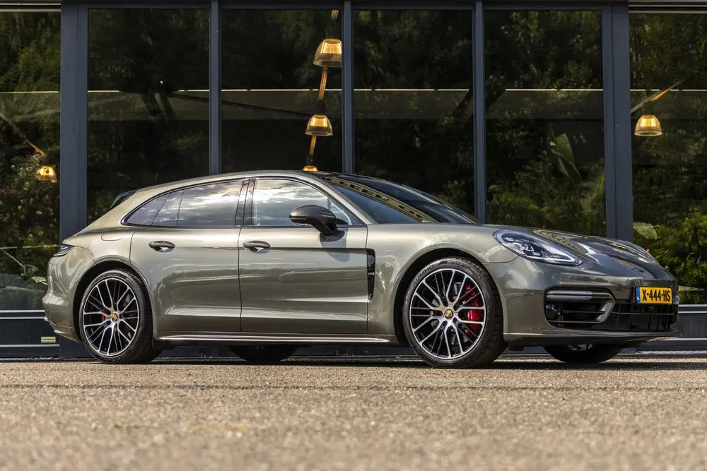 Porsche Panamera Sport Turismo 2.9 4 E-Hybrid Platinum Edit uit 2023