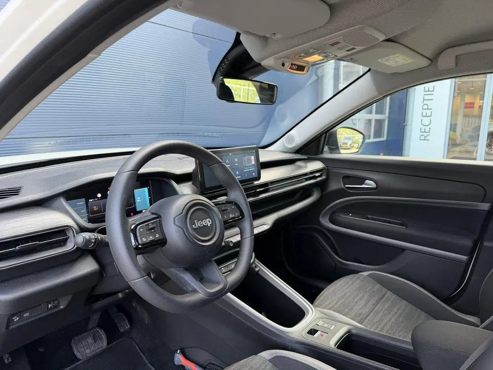 Jeep Avenger Longitude 54 kWh SOH 97 uit 2025, foto 10
