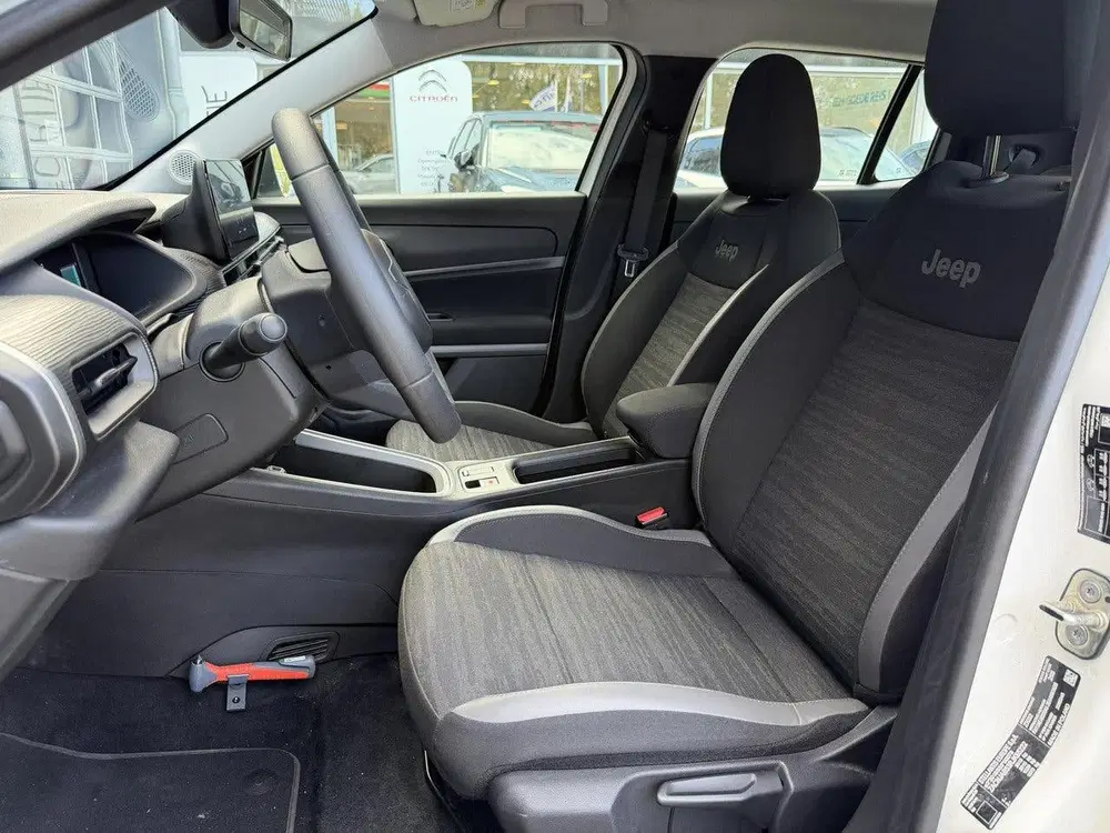 Jeep Avenger Longitude 54 kWh SOH 97 uit 2025, foto 13