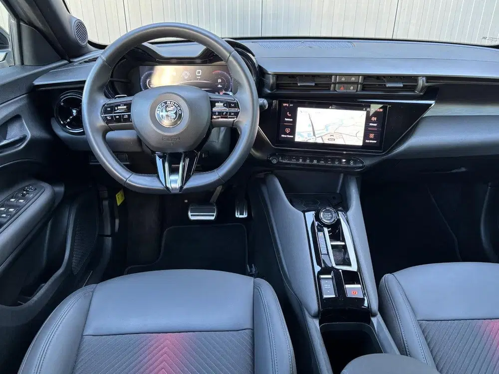 Alfa Romeo Junior 145pk Hybrid Ibrida Speciale Automaat uit 2025, foto 13