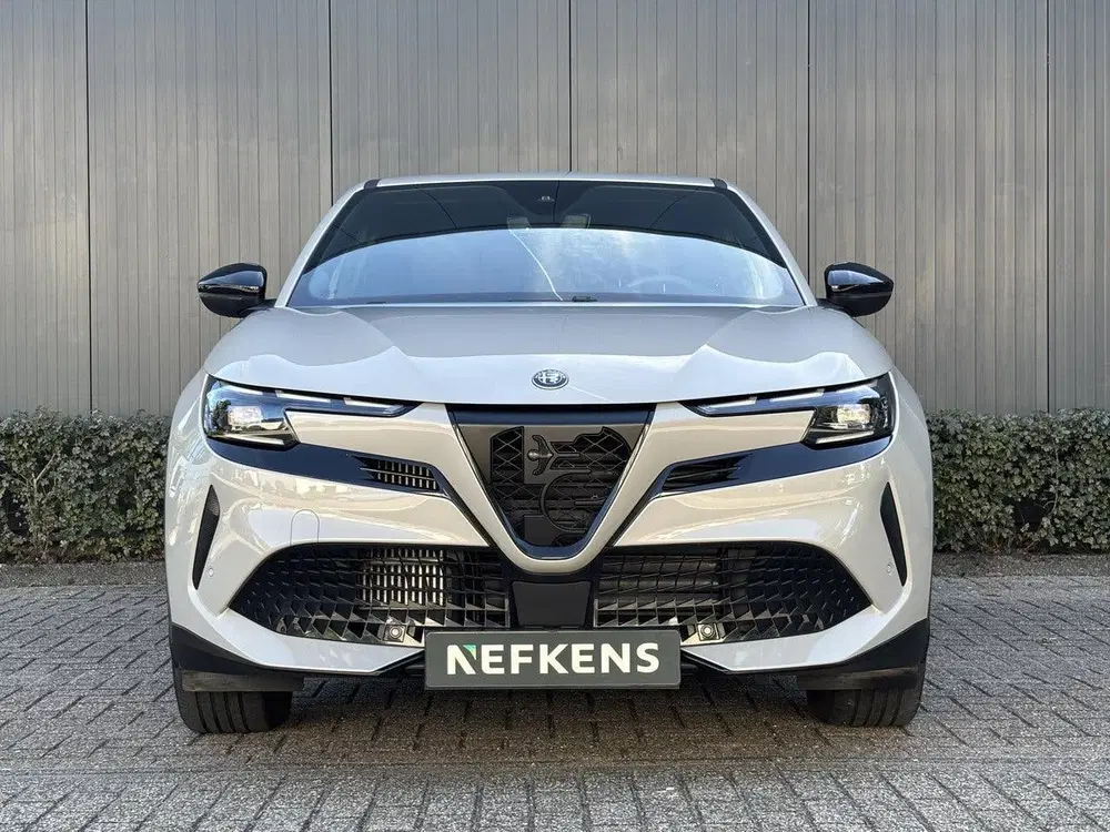 Alfa Romeo Junior 145pk Hybrid Ibrida Speciale Automaat uit 2025, foto 2