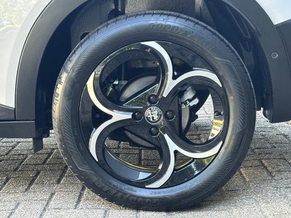 Alfa Romeo Junior 145pk Hybrid Ibrida Speciale Automaat uit 2025, foto 6