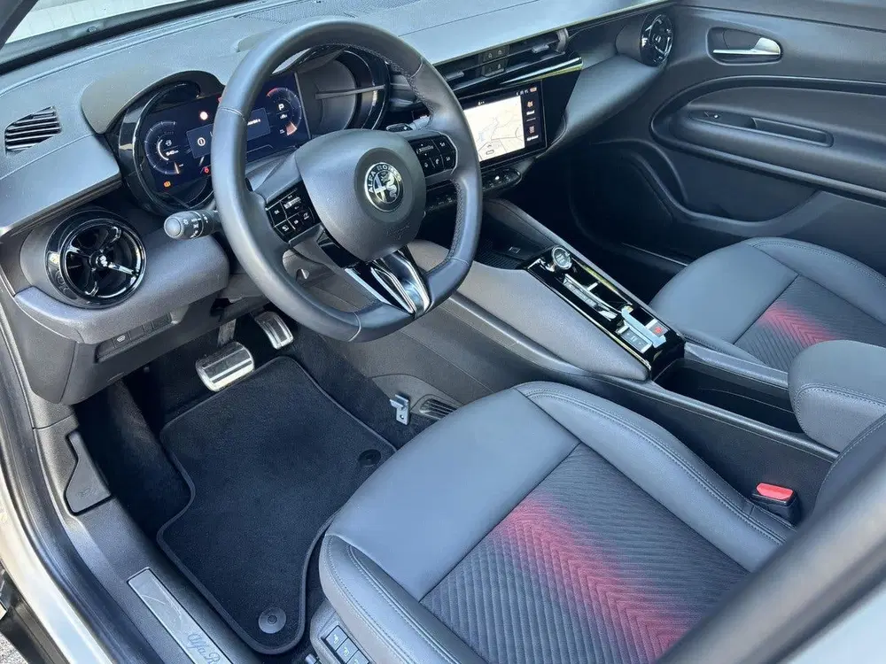 Alfa Romeo Junior 145pk Hybrid Ibrida Speciale Automaat uit 2025, foto 9