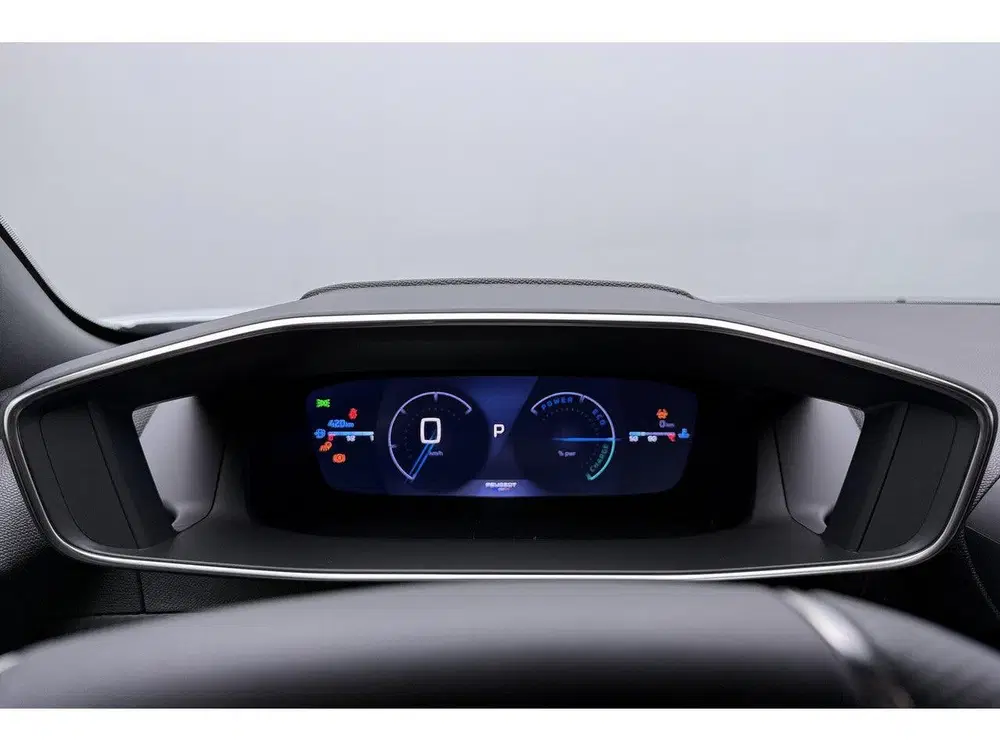 Peugeot 2008 1.2 Hybrid 145 GT uit 2026, foto 10