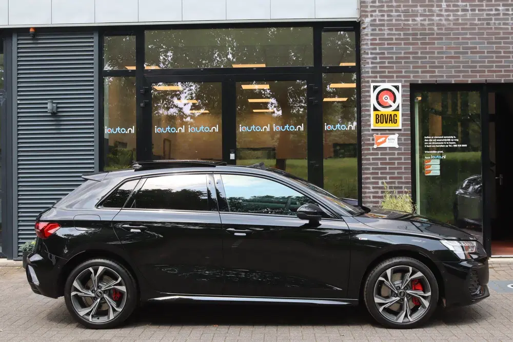 Audi A3 45 TFSI e 272pk S edition Competition Pano uit 2025, foto 4