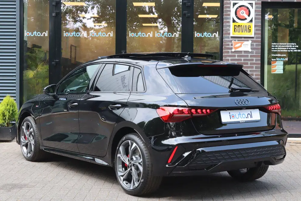 Audi A3 45 TFSI e 272pk S edition Competition Pano uit 2025, foto 6